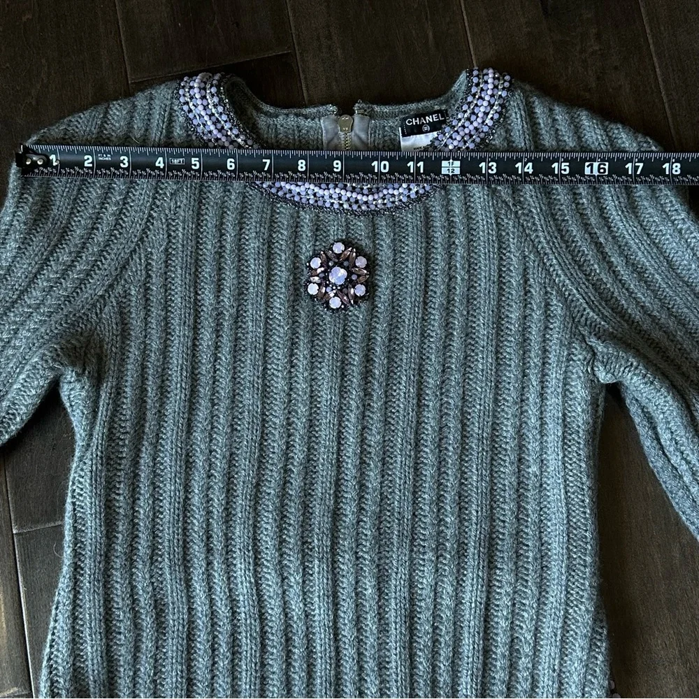 CHANEL Beaded Camellia Cashmere Apron Sweater🌸